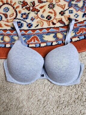 Victoria's Secret T-shirt Push Up Full Coverage Bra
